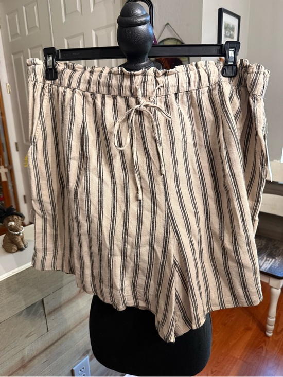 Time and Tru Pants - Time and Tru Beige and Black Vertical Stripe Drawstring Shorts